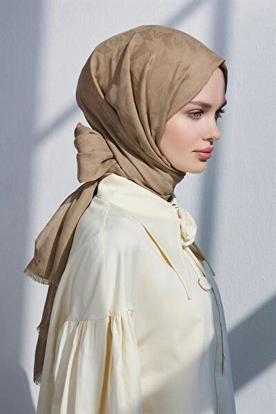 Armine Şal, Eşarp ve Aksesuarı