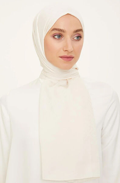 Armine Şal, Eşarp ve Aksesuarı