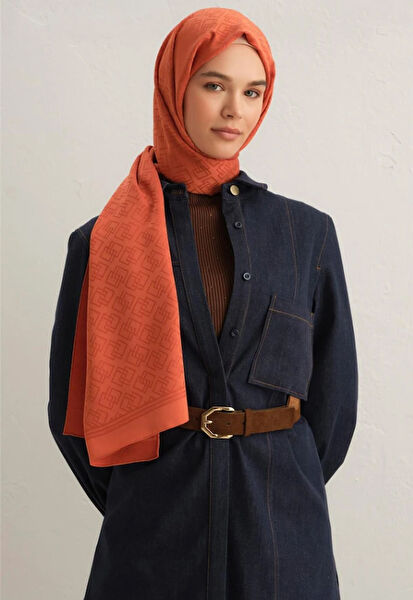 Armine Şal, Eşarp ve Aksesuarı