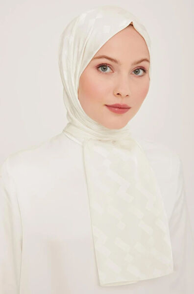 Armine Şal, Eşarp ve Aksesuarı