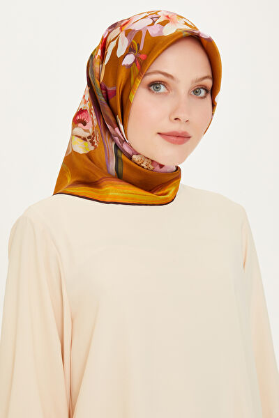 Armine Şal, Eşarp ve Aksesuarı