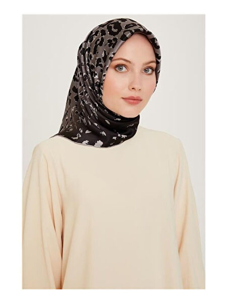 Armine Şal, Eşarp ve Aksesuarı