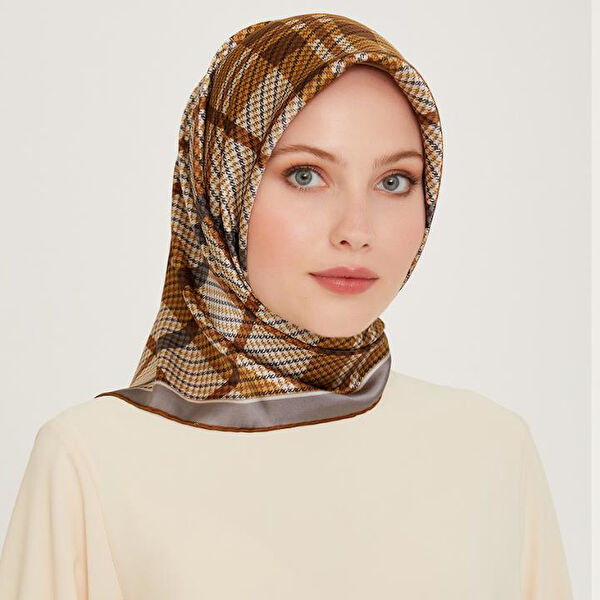 Armine Şal, Eşarp ve Aksesuarı