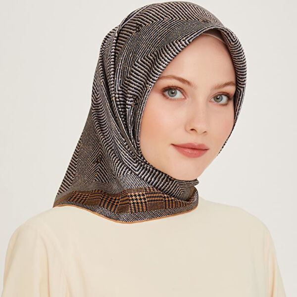 Armine Şal, Eşarp ve Aksesuarı