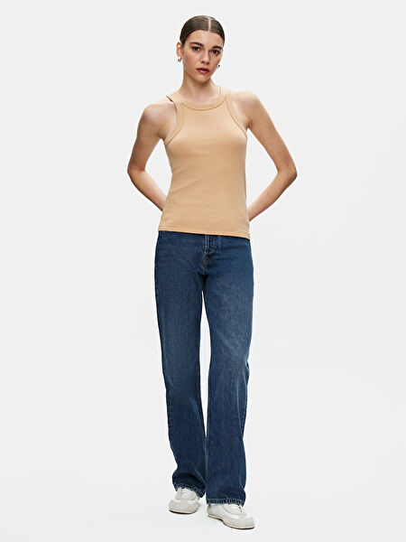 LTB Kadın Atlet, Body