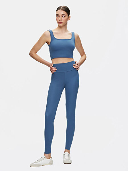 LTB Kadın Atlet, Body