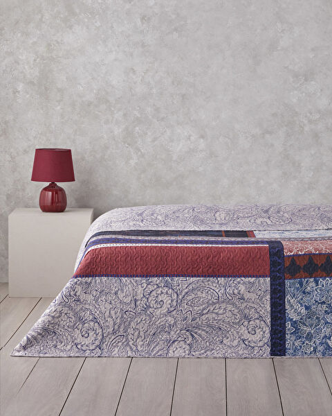 English Home Yatak Örtüsü