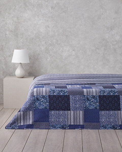 English Home Yatak Örtüsü