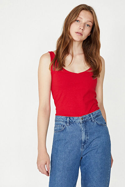 Saade Kadın Atlet, Body