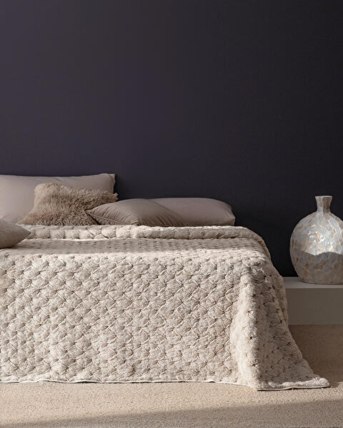 Madame Coco Yatak Örtüsü