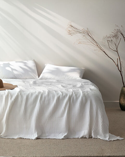 Madame Coco Yatak Örtüsü