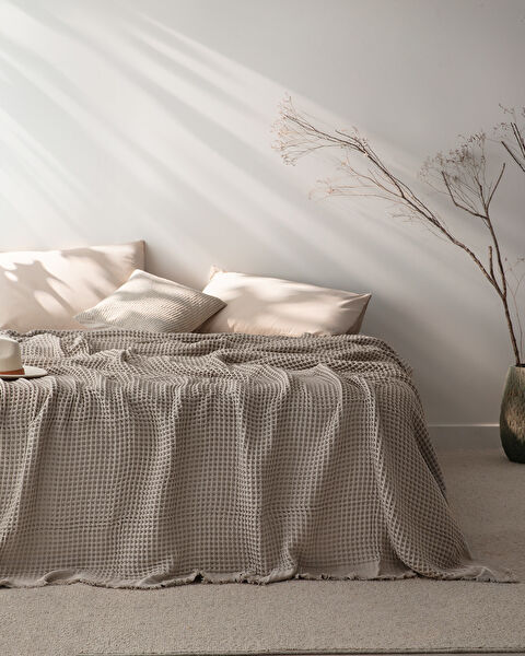 Madame Coco Yatak Örtüsü