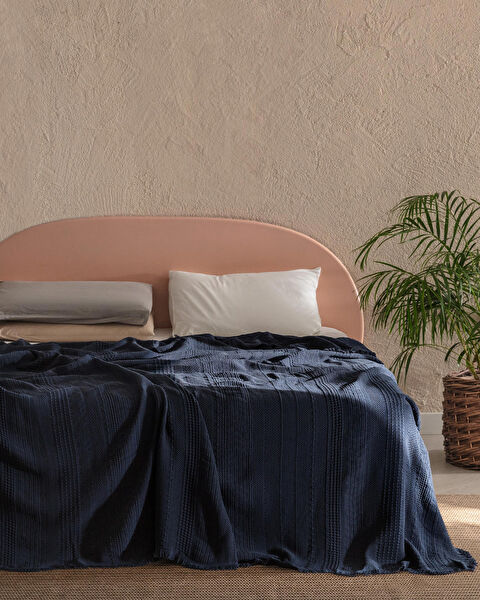 Madame Coco Yatak Örtüsü