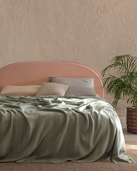 Madame Coco Yatak Örtüsü