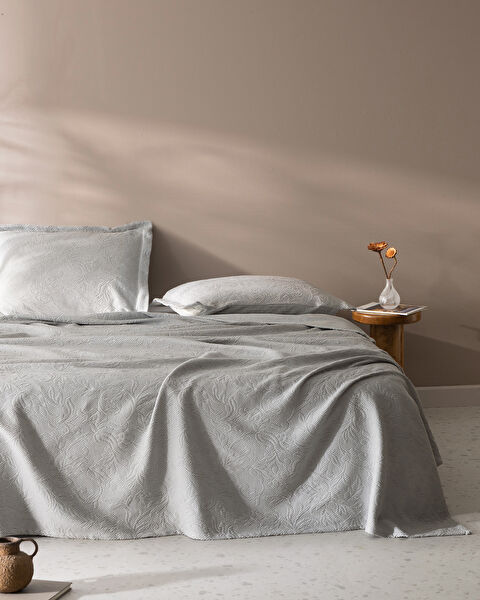 Madame Coco Yatak Örtüsü