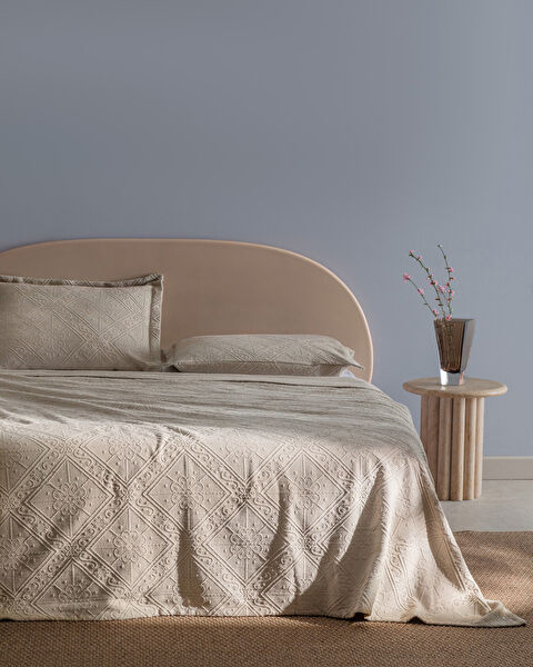 Madame Coco Yatak Örtüsü