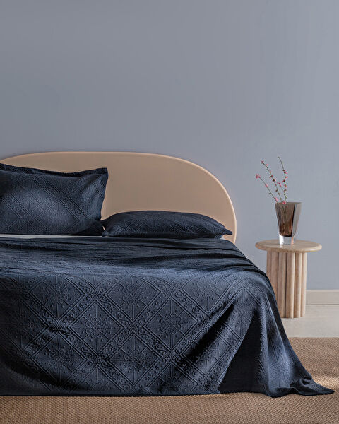 Madame Coco Yatak Örtüsü