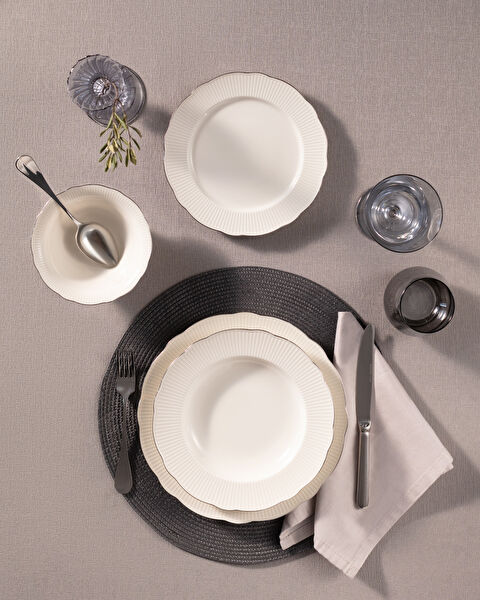 Madame Coco Yemek Takımı