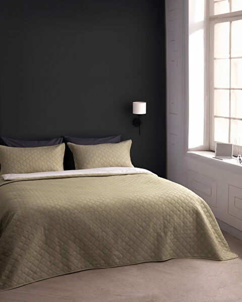 Madame Coco Yatak Örtüsü