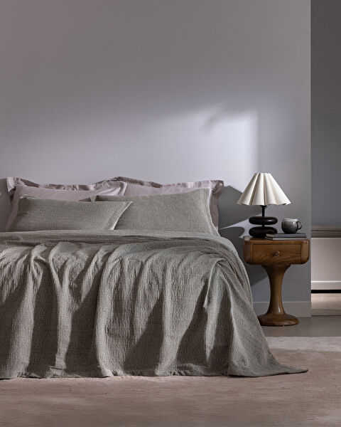 Madame Coco Yatak Örtüsü