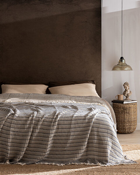 Madame Coco Yatak Örtüsü