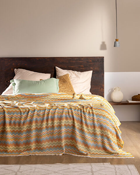 Madame Coco Yatak Örtüsü