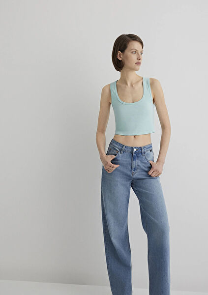 Mavi Kadın Atlet, Body