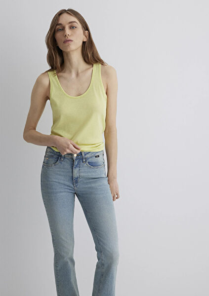 Mavi Kadın Atlet, Body