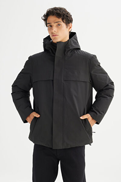 Lee Erkek Mont, Kaban