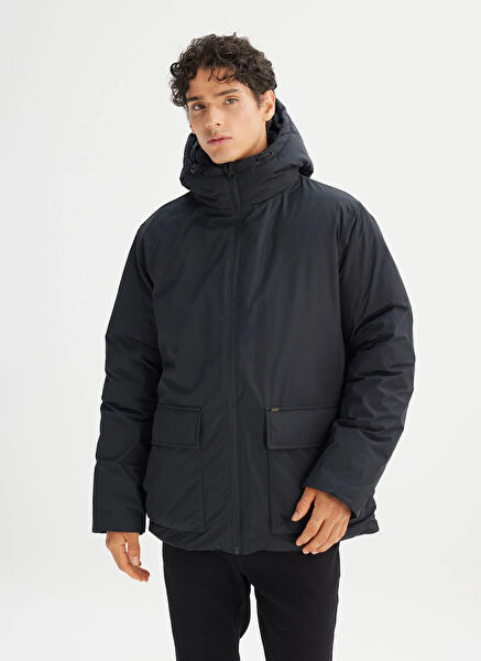 Lee Erkek Mont, Kaban