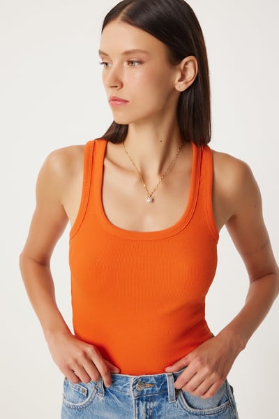 Happinessİstanbul Kadın Atlet, Body