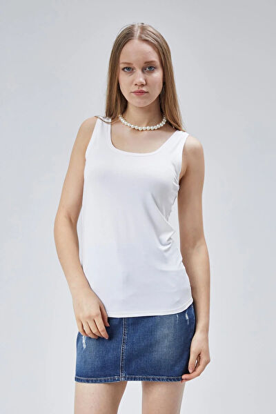 penyebizden Kadın Atlet, Body