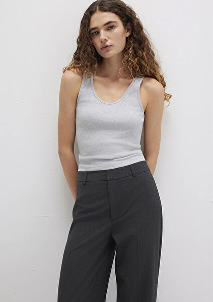 Mavi Kadın Atlet, Body