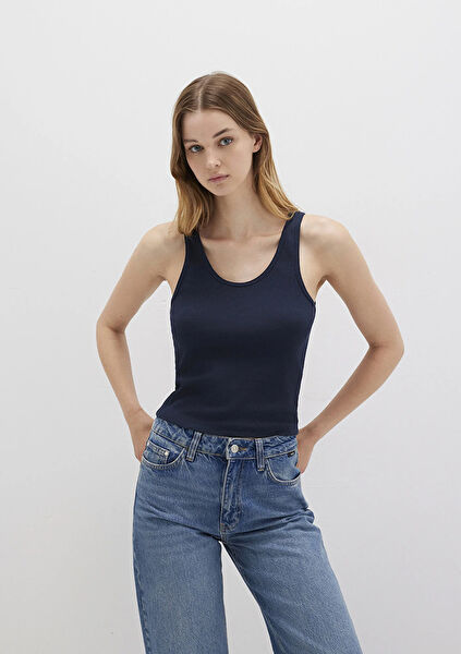 Mavi Kadın Atlet, Body