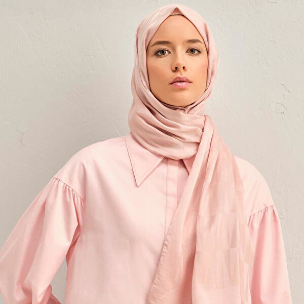 Armine Şal, Eşarp ve Aksesuarı