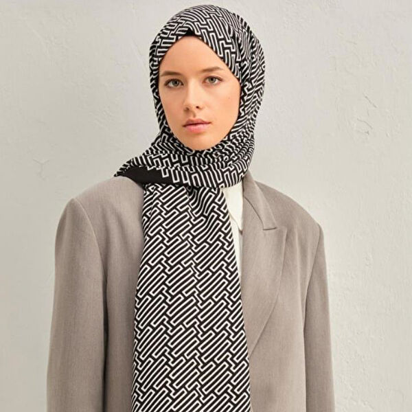 Armine Şal, Eşarp ve Aksesuarı