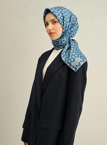 Armine Şal, Eşarp ve Aksesuarı