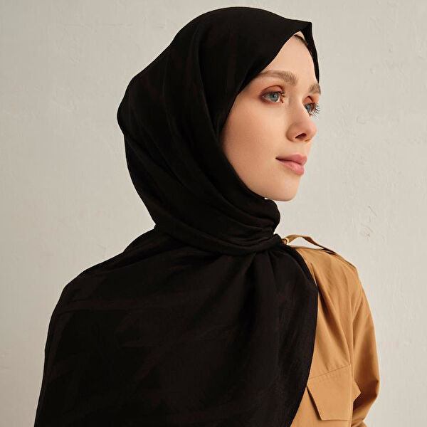 Armine Şal, Eşarp ve Aksesuarı