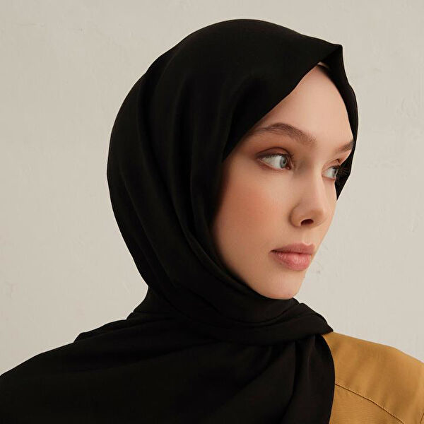 Armine Şal, Eşarp ve Aksesuarı