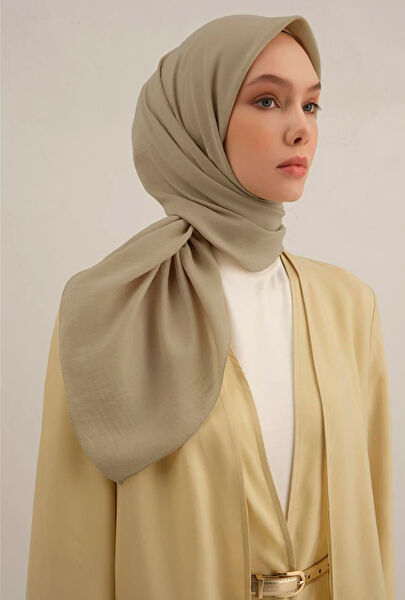 Armine Şal, Eşarp ve Aksesuarı