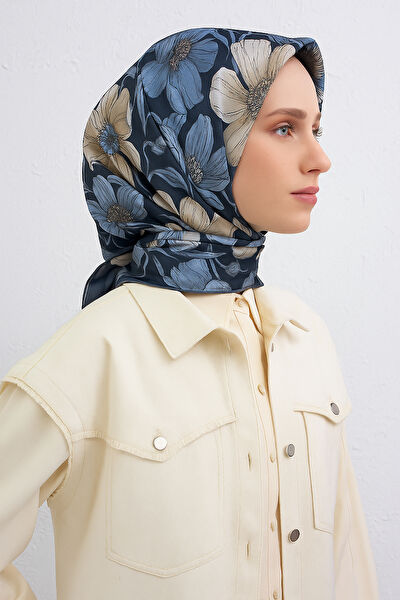 Armine Şal, Eşarp ve Aksesuarı