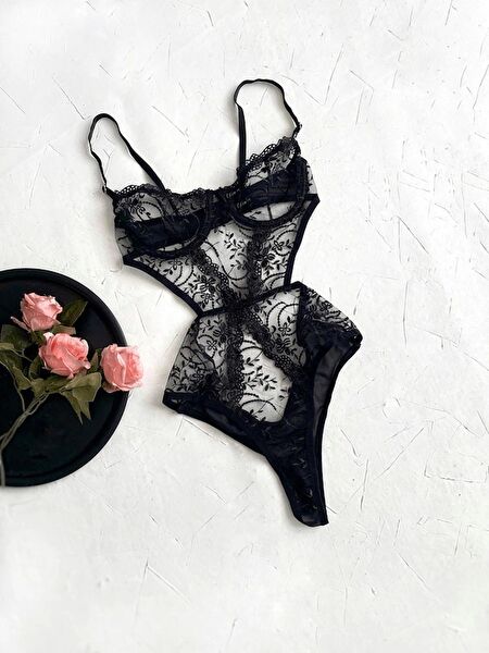 Gece İncisi Kadın Atlet, Body