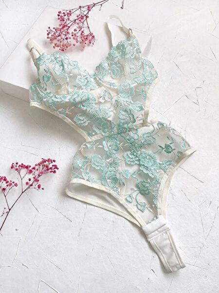 Gece İncisi Kadın Atlet, Body