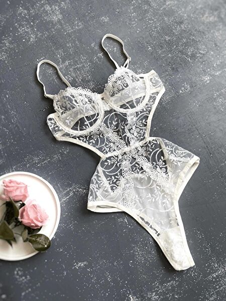 Gece İncisi Kadın Atlet, Body