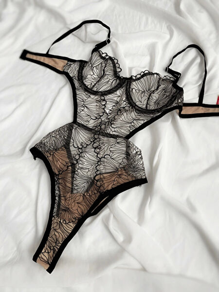 Gece İncisi Kadın Atlet, Body