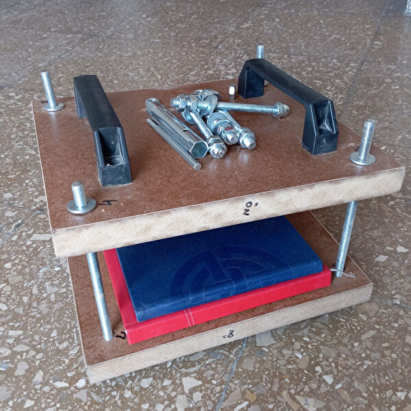 Arvallı Kelepçe, Mengene