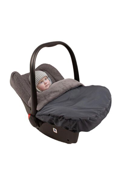 Sevi Bebe Ana Kucağı