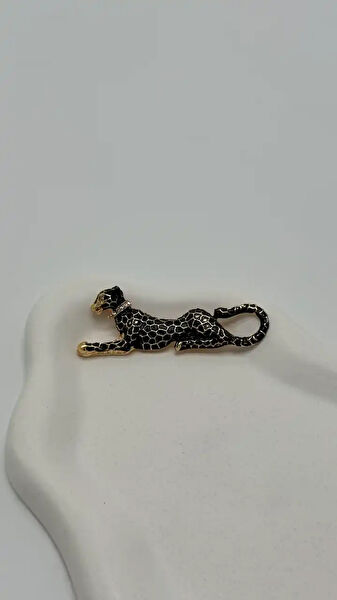 Takışına Broş, Yaka İğnesi, Rozet