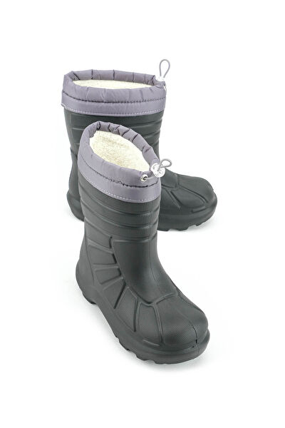  Erkek Çocuk Bot, Çizme