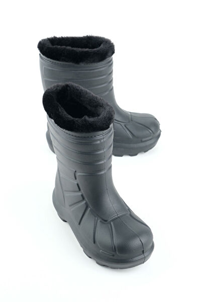  Erkek Çocuk Bot, Çizme